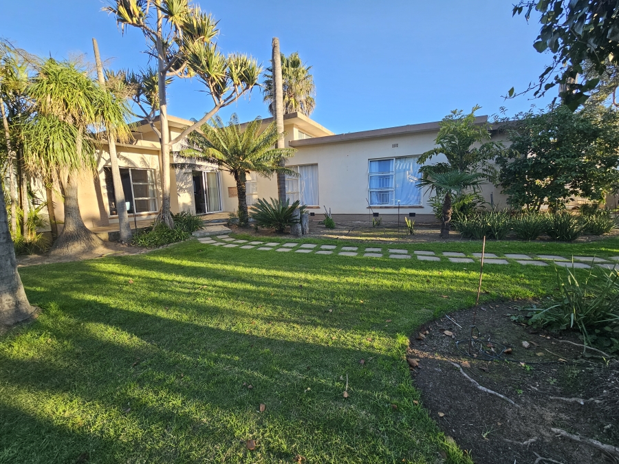 5 Bedroom Property for Sale in Riversdale Western Cape